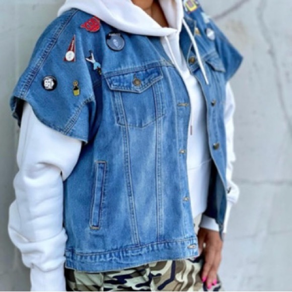 Oversized light wash denim vest - Picture 4 of 4